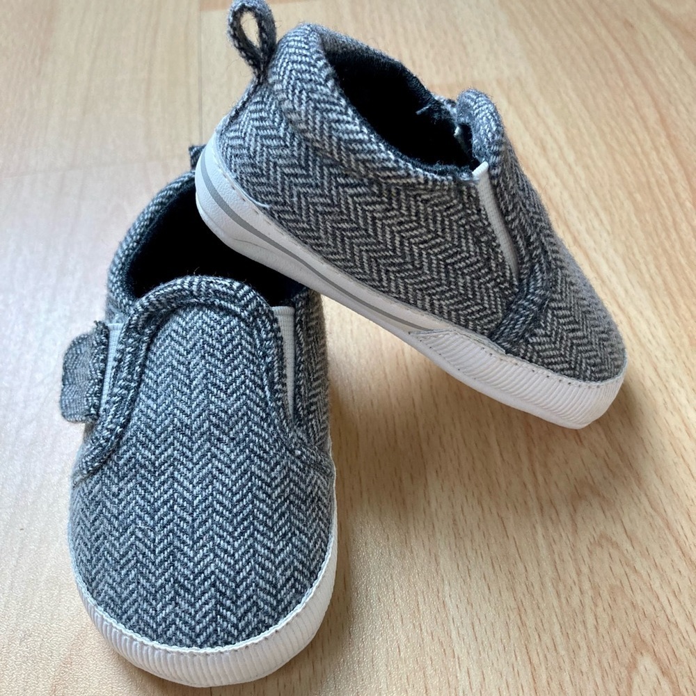 Just One You by Carter’s: gray herringbone pattern easy on shoes. 0-3 months. - Picture 1 of 6